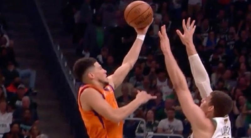 Devin Booker left-handed layup