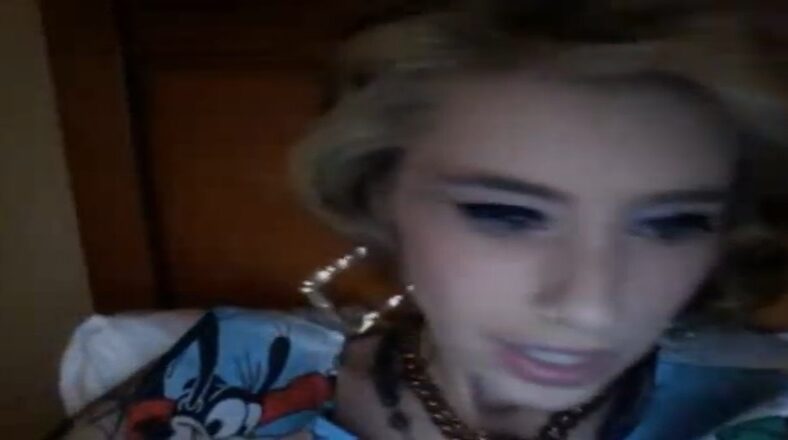 Kreayshawn teases new upcoming single with Snoop Dogg and V-Nasty.
