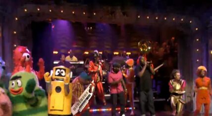 The Roots, Biz Markie, and Erykah Badu honor Sylvia Robinson with their performance on Fallon.