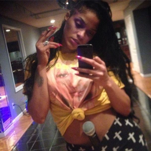 Joseline Hernandez mic