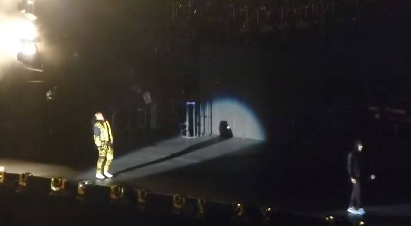 Eminemrihannalive2vid