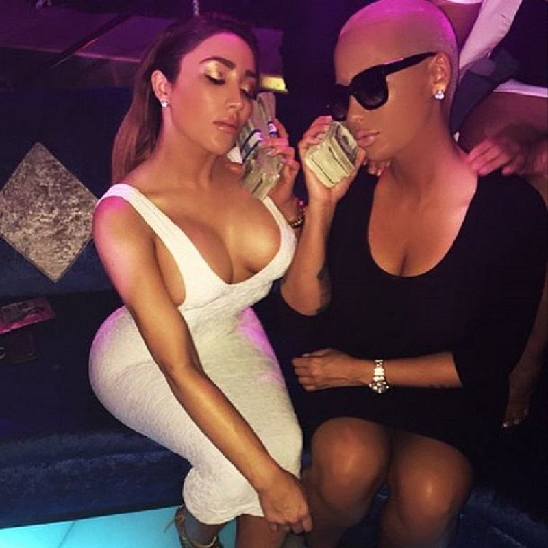 Ambernikkiimoneyig