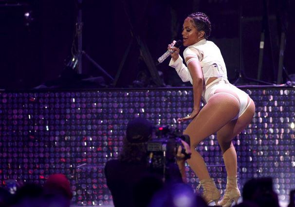 Jloiheartbooty1