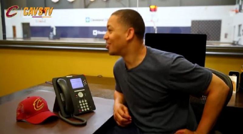 Obamasmithshirtvid