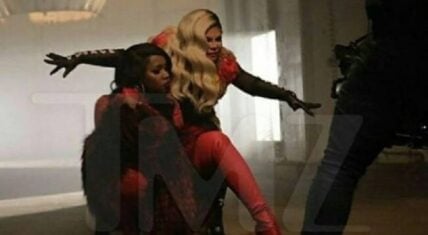 Remy Ma and Lil' Kim on the set of their "Wake Me Up" video shoot