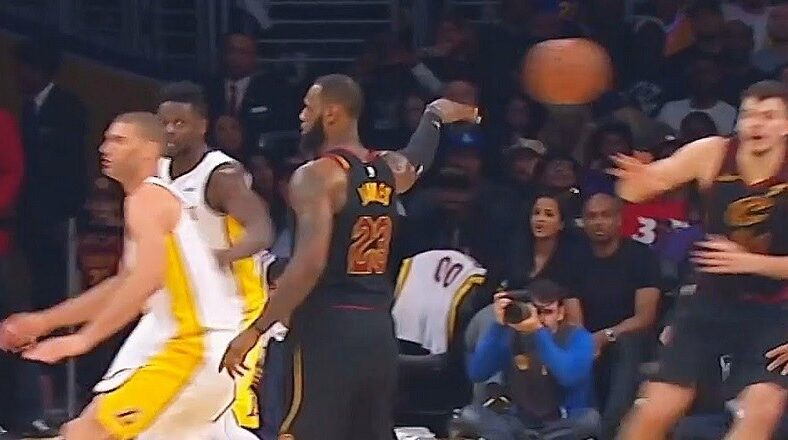 LeBron James signs with the Lakers