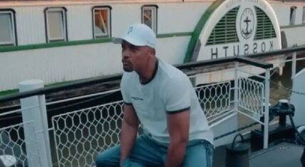 Will Smith dances to Montell Jordan's This Is How We Do It