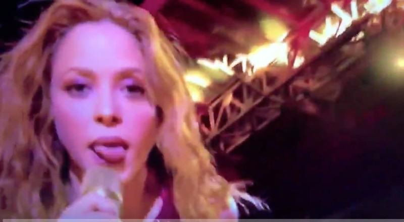 What was that?! Shakira confuses everyone with crazy tongue movement