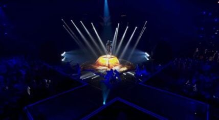 Turtle performs "Fix You" by Coldplay on FOX's "The Masked Singer."