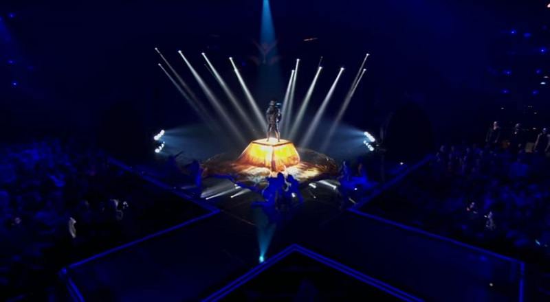 Turtle performs "Fix You" by Coldplay on FOX's "The Masked Singer."