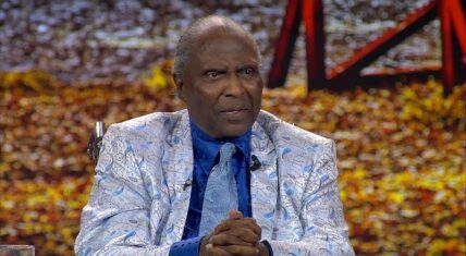 Little Richard has died at the age of 87, on May 9, 2020. Fans pay their respects on Twitter, with "Lil Richard" becoming the top trending topic.