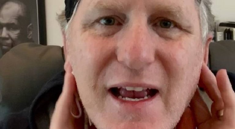 Michael Rapaport claps back at Khloe Kardashian, after she tweeted, calling fans sick for making insults about her, over Tristan Thompson pregnancy rumors. In response to her saying she isn't on social media often, Rapaport said she is with burner accounts. He would go onto tell her to apologize to Jordyn Woods.
