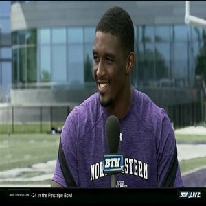 Kyle Queiro asked if people found Jill Scott sexually attractive. Even though he made it clear that he finds her to be not ugly, he still didn't escape Twitter's dragging. They took it as him coming for Jill Scott, so they dragged him, and the Dallas Cowboys, by extension, leading to him deleting his tweets, and making his Instagram private.