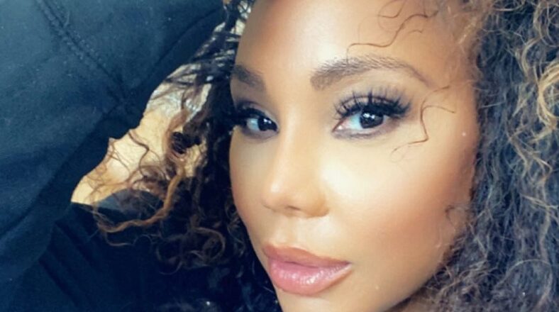 Tamar Braxton was the source of breaking news, this morning. Overdosing on drugs, Braxton was rushed to the hospital, and rumor had it that it was a suicide attempt. Since then, reports have said she is in stable condition, but unconscious, however, a text message has leaked, allegedly from Tamar, before the overdose, where she said she is a slave that feels trapped with death being her only way out.