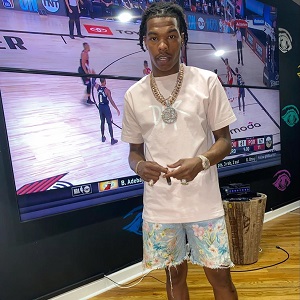 There have been rumors of tension between Lil Baby and Migos, mainly Offset, all summer. This comes despite these two both being signed to Quality Control, where Baby has been the face of the label, since 2017. Following rumors of a fight, Lil Baby posted an IG pic of himself with a caption that said that dudes get in their feelings over women, and try to come for him, leading fans to believe he was talking about Migos.
