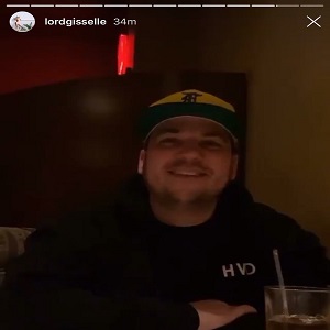 Gigi, Ari's former best friend (current best friend?) is now out of the Moneybagg Yo love triangle. On her IG Story, she posted a video of herself on a date with Rob Kardashian. Her date with one of the OG reality TV show kings has people wondering if these two are dating.