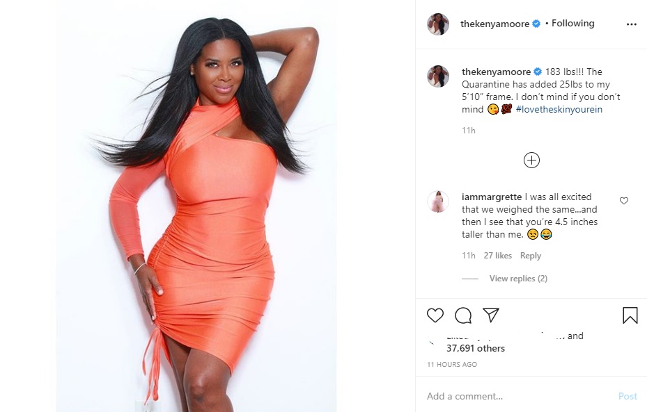 Kenya Moore shared some personal info, on Instagram, this afternoon. The #RHOA star revealed quarantine has happened to her, in a major way. Since the quarantine began, Kenya Moore says she has gained 25 pounds, going up to 183 pounds.