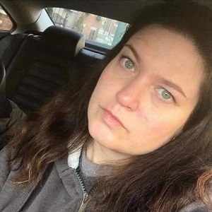 On Instagram, a postal worker for the USPS, Margaret Rose Smith, aka @itsjustpizza, is not a fan of the protesters. So, she is using her job to do some protesting of her own. On Instagram, she said she is throwing away the ballots of protesters, saying if they can protest in person, they can vote in person.