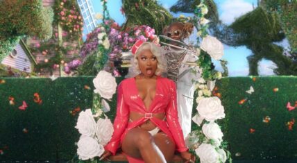 Megan Thee Stallion has parted ways with EJ King, her longtime stylist. After tweeting about getting rid of whatever isn't helping you, some think she is throwing off on EJ. On Twitter, fans are speculating about Megan Thee Stallion and EJ King possibly beefing.