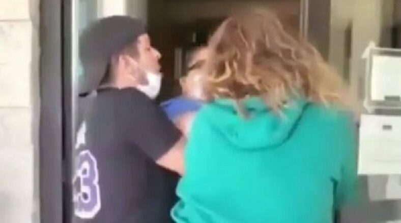 Woman kicked out of Red Lobster demanding refund