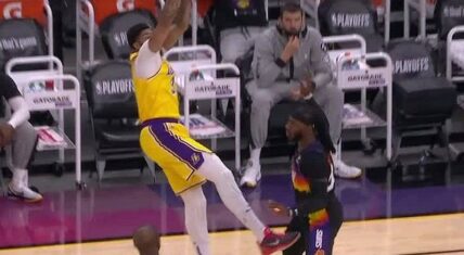 Damn AD Anthony Davis kicks Andre Drummond in the nuts