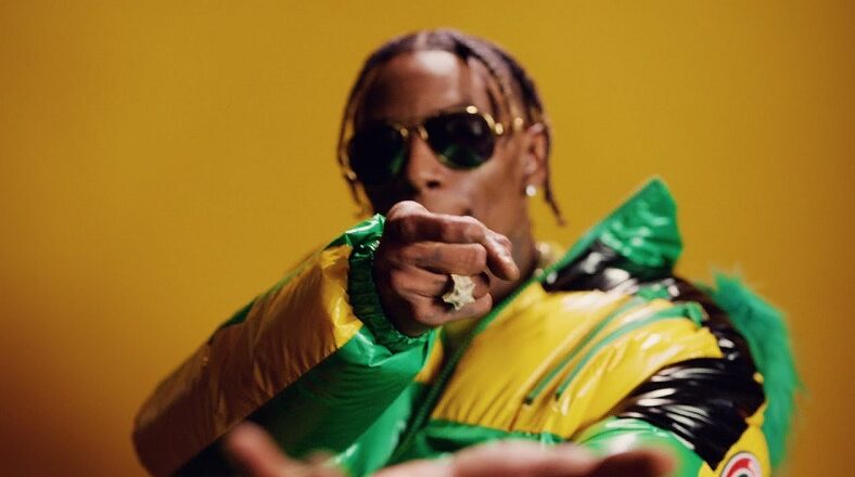 Soulja Boy She Make It Clap music video