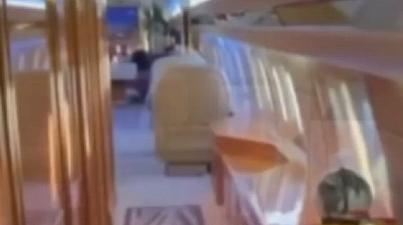 Drake private jet air Drake