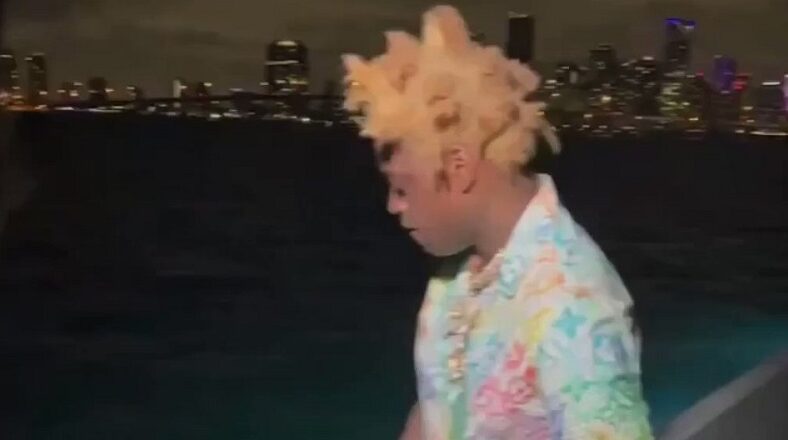 Kodak Black throws 100K into the ocean