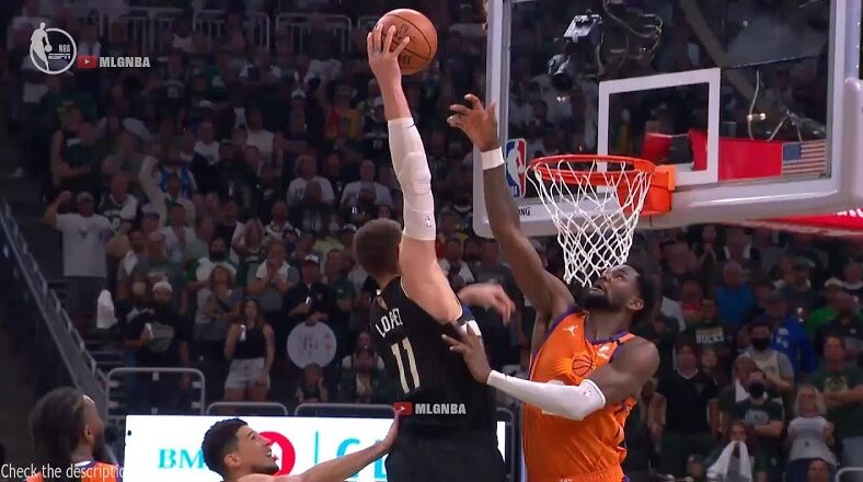 Brook Lopez dunks on DeAndre Ayton