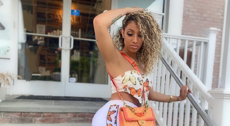 Chelsea Alexandria Drummonds is the CEO of Muscle Hustle Clothing