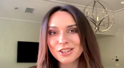 Jennifer Love Hewitt tries to cancel Hot Girl Summer and gets dragged by Twitter and in IG comments