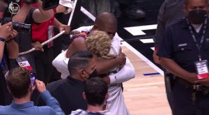 Lil Wayne hugs Chris Paul