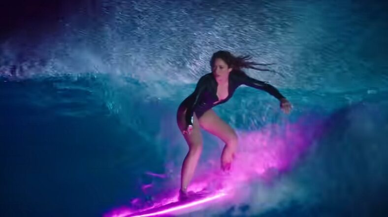 Shakira Don't Wait Up music video