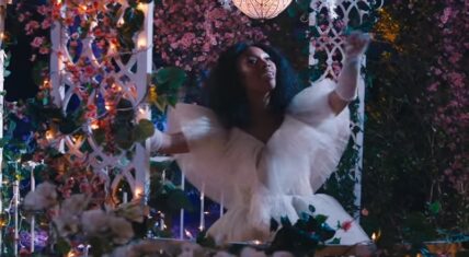 Brandy Starting Now music video