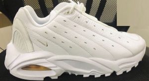 Drake introduces signature shoe with Nike
