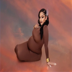 Layton Greene announces pregnancy on Instagram