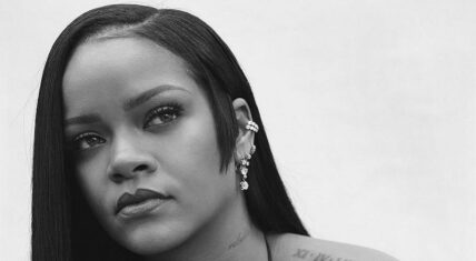 Rihanna is now a billionaire worth 1.7 billion dollars