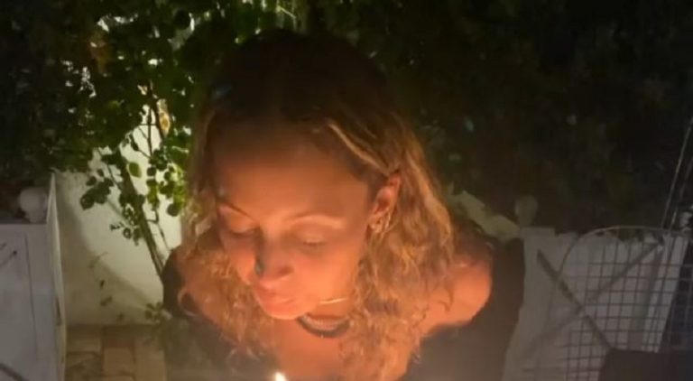 Nicole Richie accidentally set her hair on fire, while blowing out candles on her birthday cake