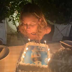 Nicole Richie accidentally set her hair on fire, while blowing out candles on her birthday cake