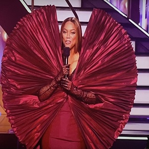 Tyra Banks gets roasted, on Twitter, over her outfit on Dancing With The Stars last night