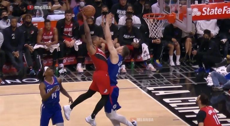Damian Lillard tried to POSTER the living hell out of Isaiah Hartenstein