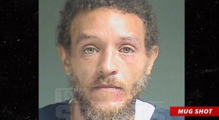 Delonte West arrested after placing his hands inside pants, outside Florida police station