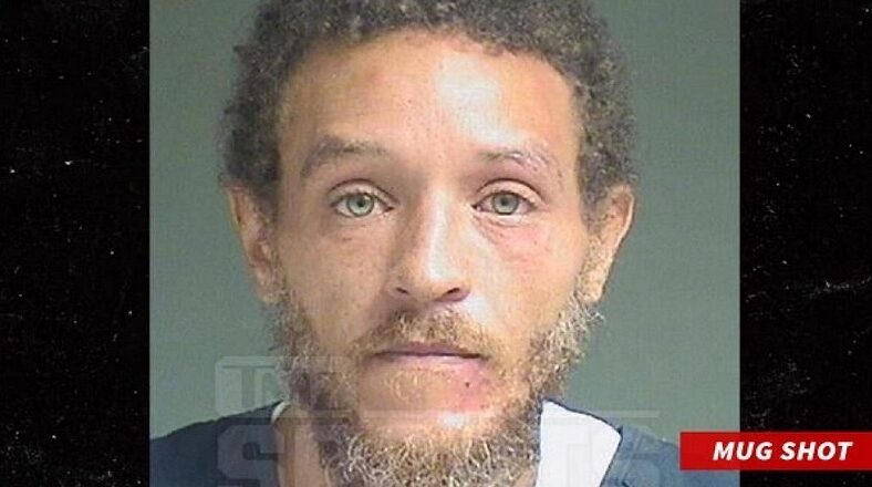 Delonte West arrested after placing his hands inside pants, outside Florida police station