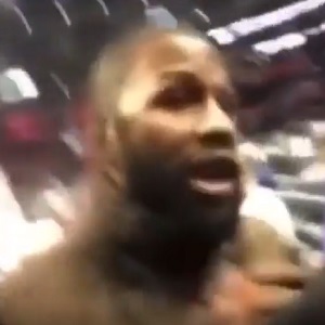 Floyd Mayweather refuses to take picture with man who has painted nails
