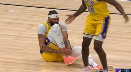 Anthony Davis goes down with ankle injury