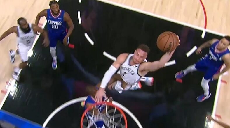 Blake Griffin has monster dunk vs Clippers