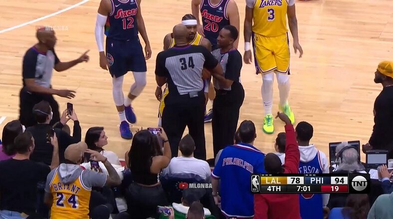 Carmelo Anthony argues with 76ers fans and gets them kicked out
