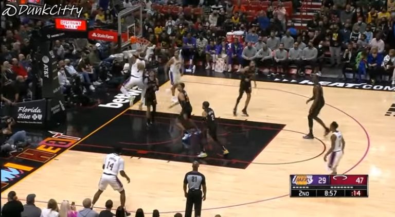 Carmelo Anthony misses wide open dunk vs Heat