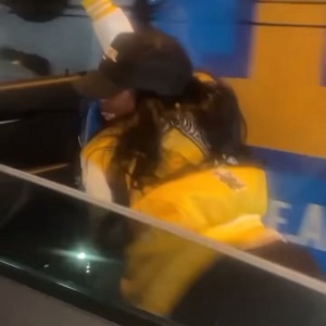 Jess Hilarious almost gets hit by a bus while twerking