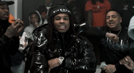 Munna Duke has Asian Doll in I Ain't video